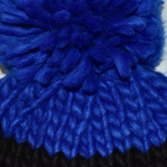 Free People Cozy Chunky Knit Colorblock Pom Pom Beani Winter Hat Black B… - Picture 6 of 9